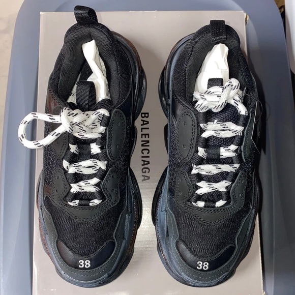 balenciaga triple s black size 38